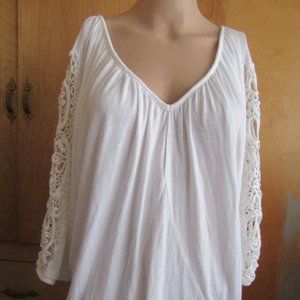 White deep v neck tunic top sz XL embellished